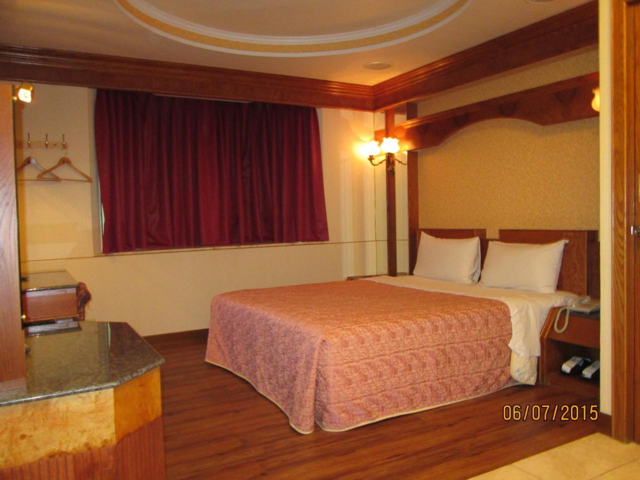 Huangjia Motel Tainan Exterior foto